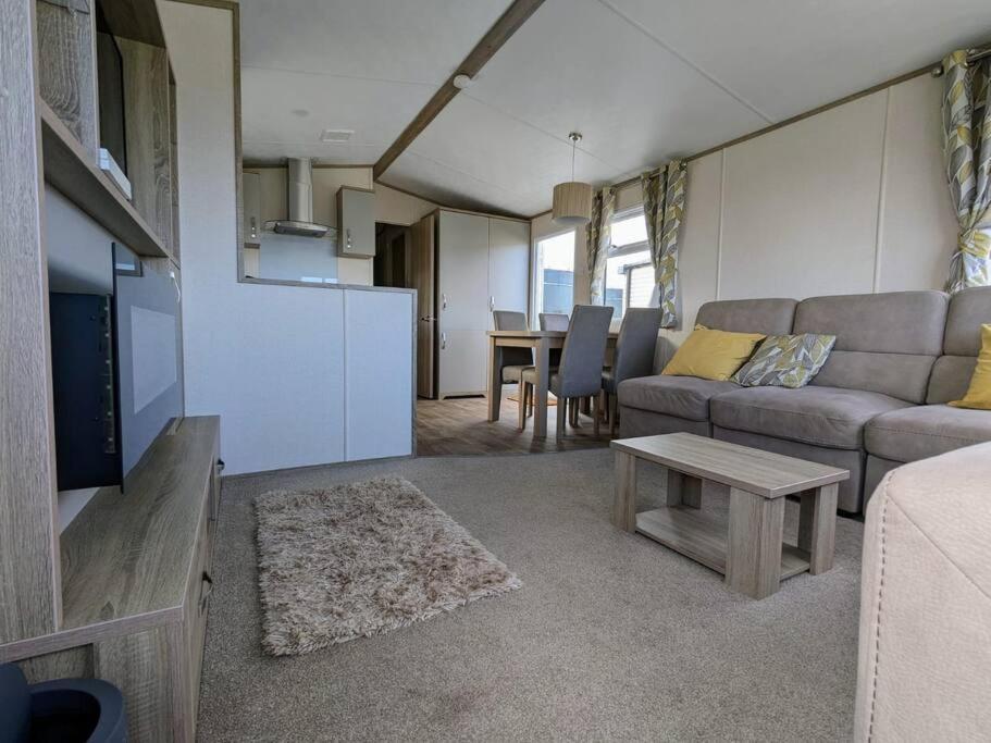 Beautiful Pet Friendly Southerness Caravan With Sea View & Decking Area Mainsriddle 외부 사진