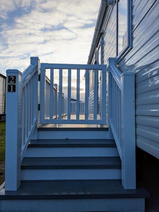 Beautiful Pet Friendly Southerness Caravan With Sea View & Decking Area Mainsriddle 외부 사진