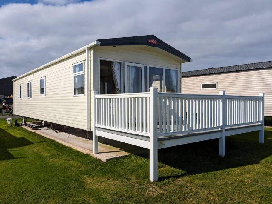 Beautiful Pet Friendly Southerness Caravan With Sea View & Decking Area Mainsriddle 외부 사진