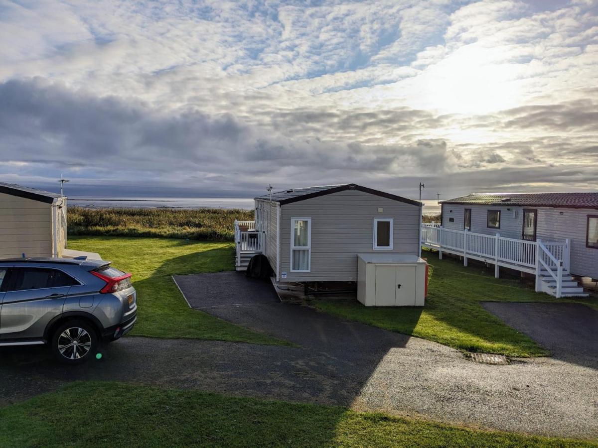 Beautiful Pet Friendly Southerness Caravan With Sea View & Decking Area Mainsriddle 외부 사진